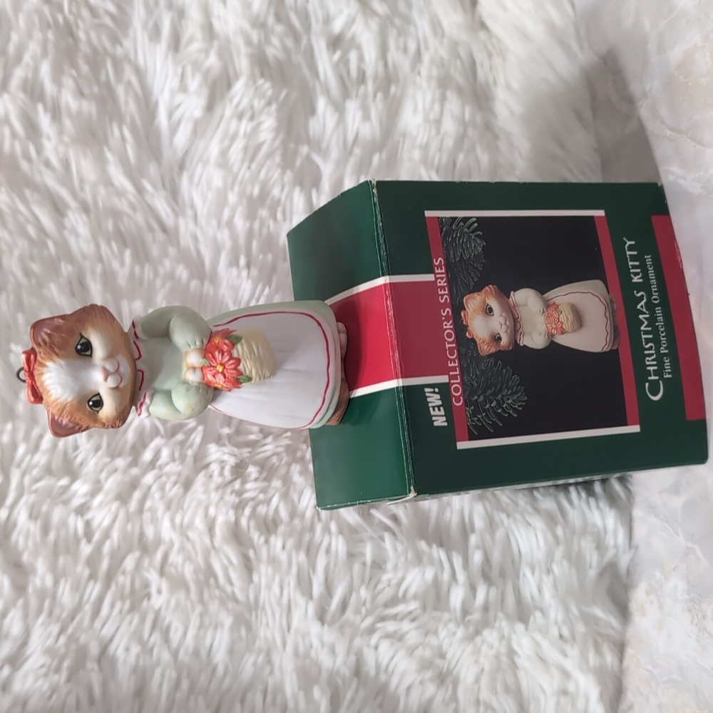 Hallmark 1989 Christmas Kitty Fine Porcelain Ornament Collector's Series Vintage